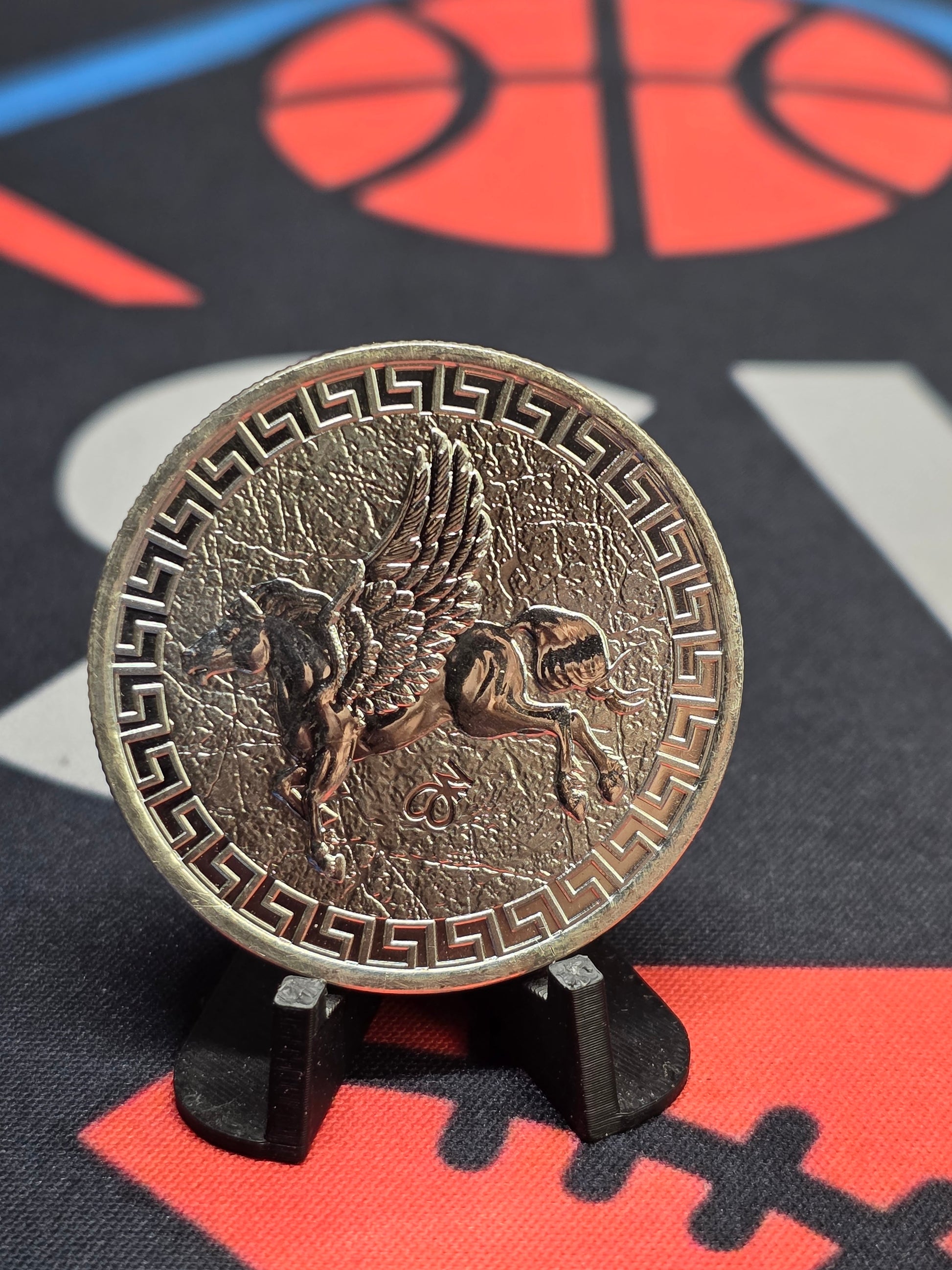 Queen Elizabeth 1 oz .999 Silver Round