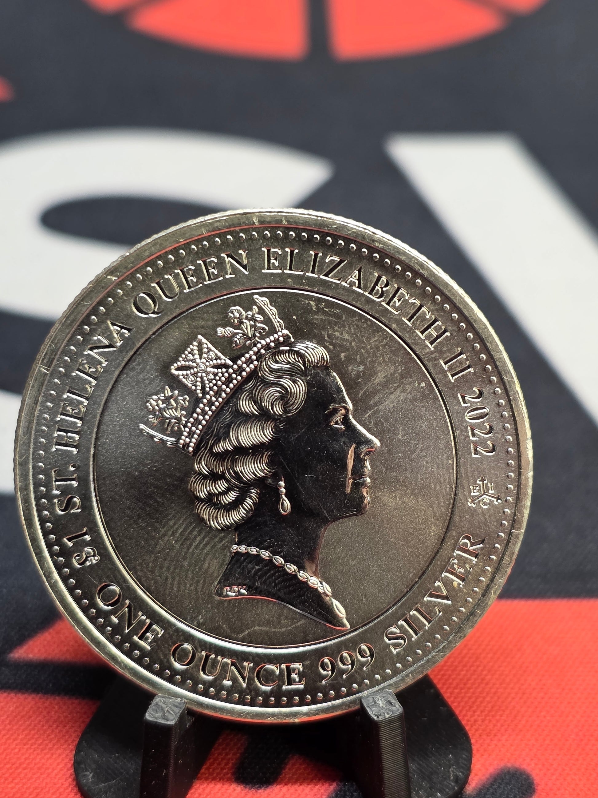 Queen Elizabeth 1 oz .999 Silver Round